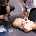 le defibrillateur automatise externe un dispositif medical de classe iii